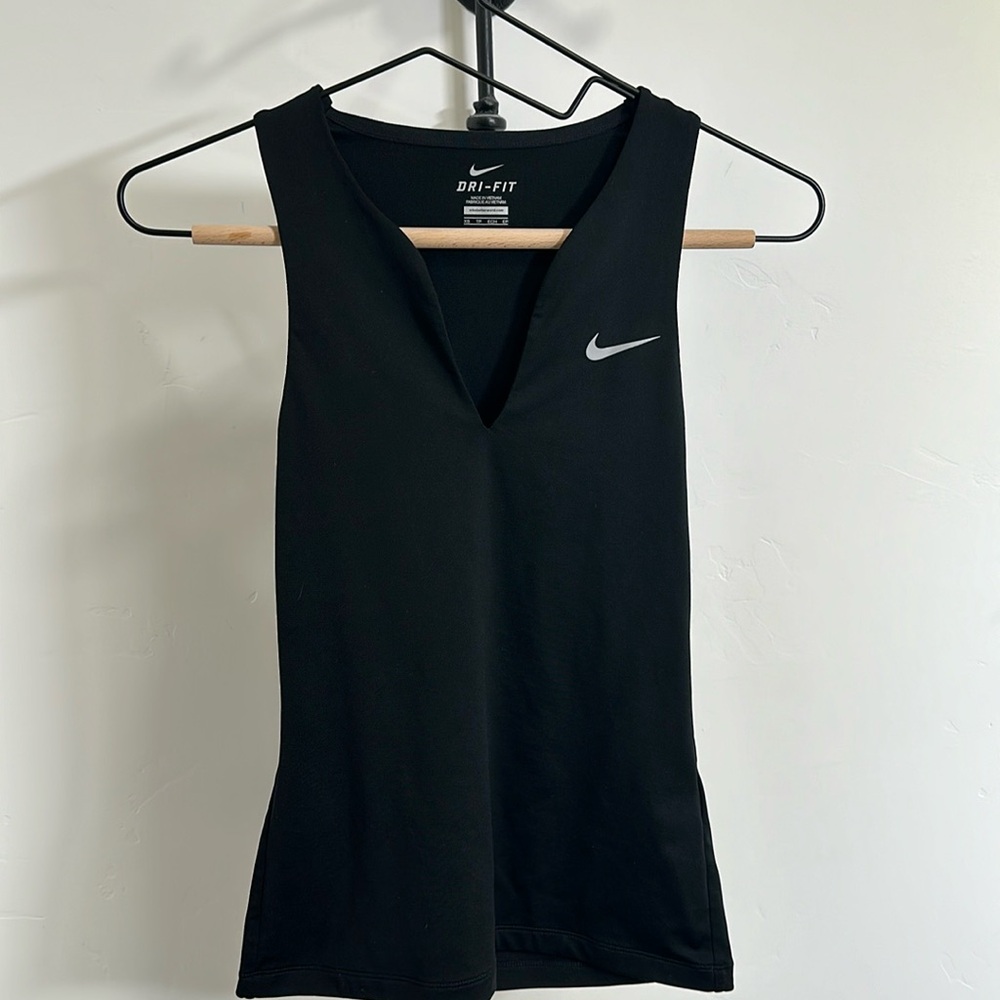 Nike women’s court victory tennis tank